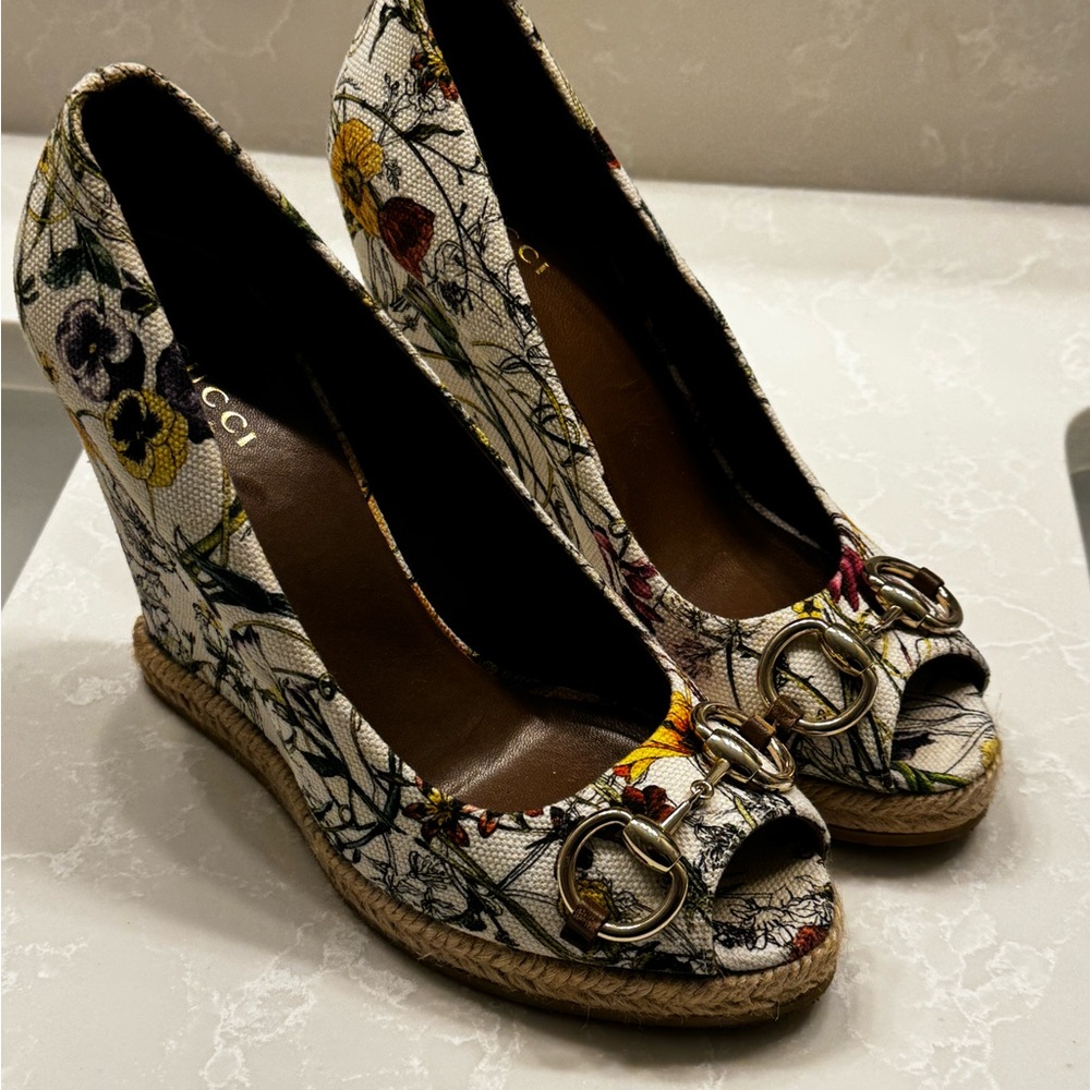 Gucci Floral Print Wedge Shoes - Cream and Multicolor, Size 38.5